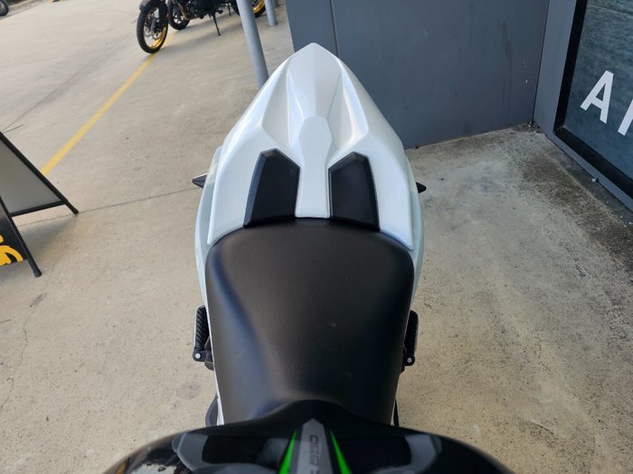 2022 Kawasaki NINJA 650L White