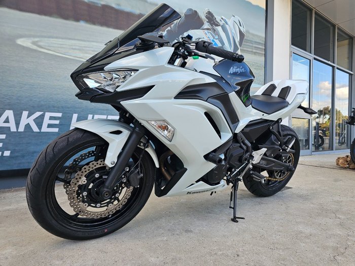 2022 Kawasaki NINJA 650L White