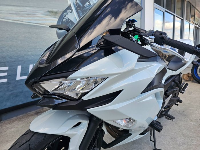 2022 Kawasaki NINJA 650L White