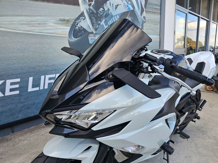 2022 Kawasaki NINJA 650L White
