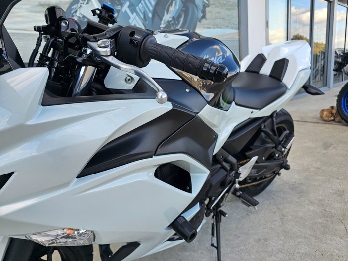 2022 Kawasaki NINJA 650L White