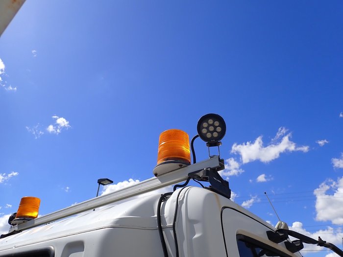 2015 HINO DUTRO 917 WHITE