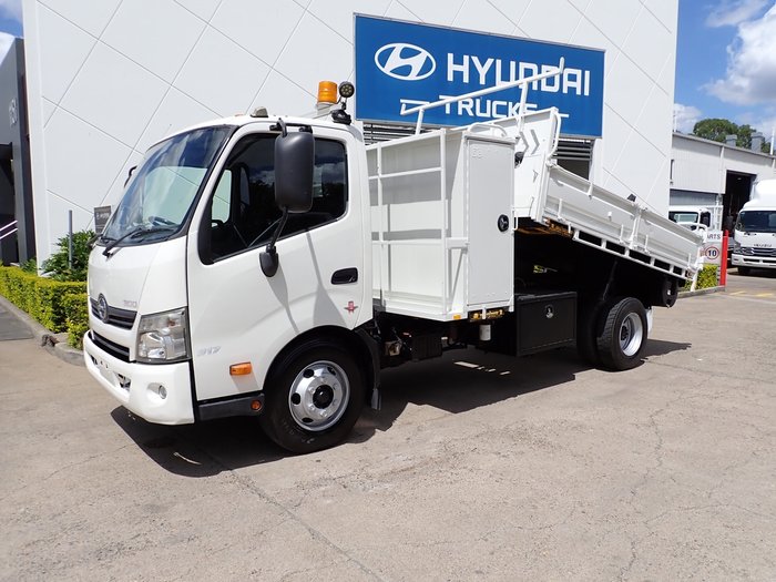 2015 HINO DUTRO