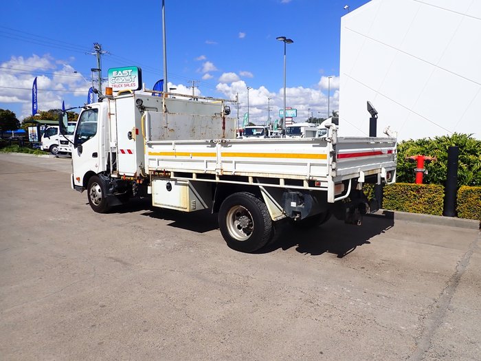 2015 HINO DUTRO 917 WHITE