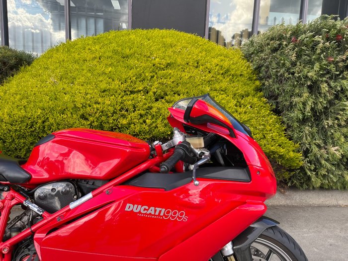 2004 DUCATI 999 Red