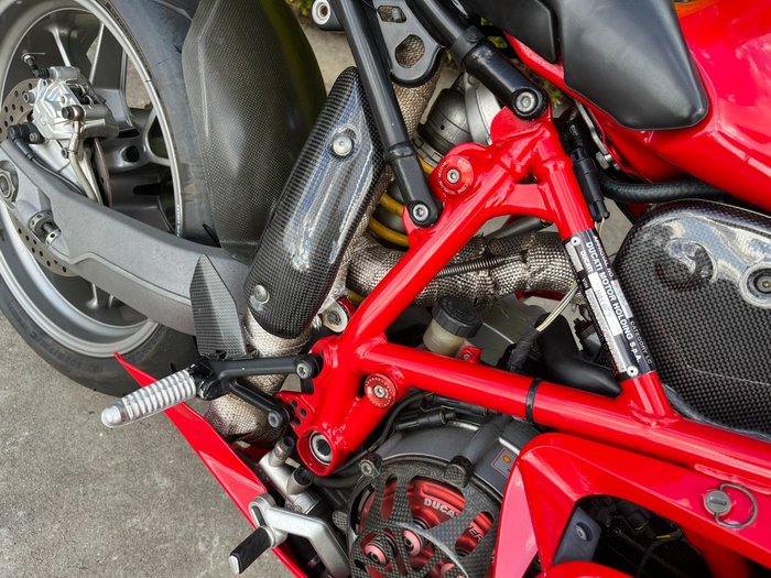 2004 DUCATI 999 Red