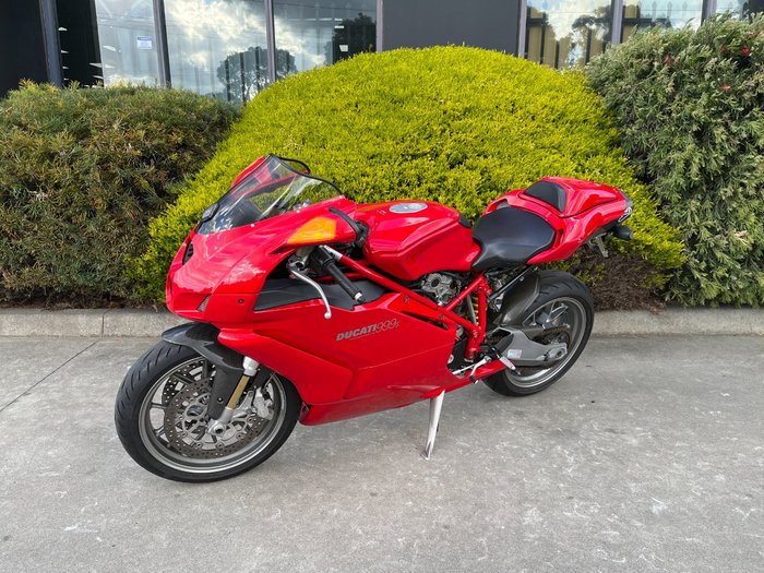 2004 DUCATI 999 Red