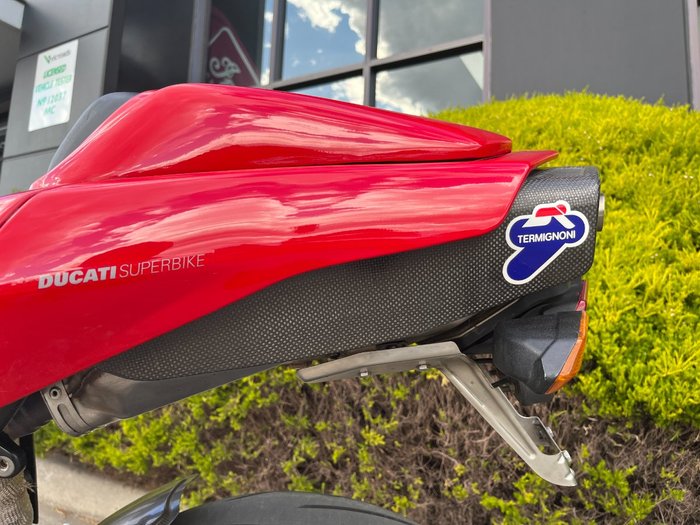 2004 DUCATI 999 Red