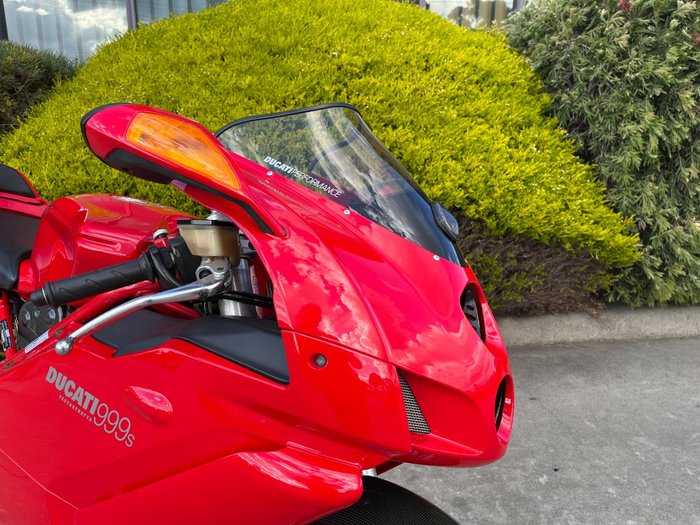 2004 DUCATI 999 Red