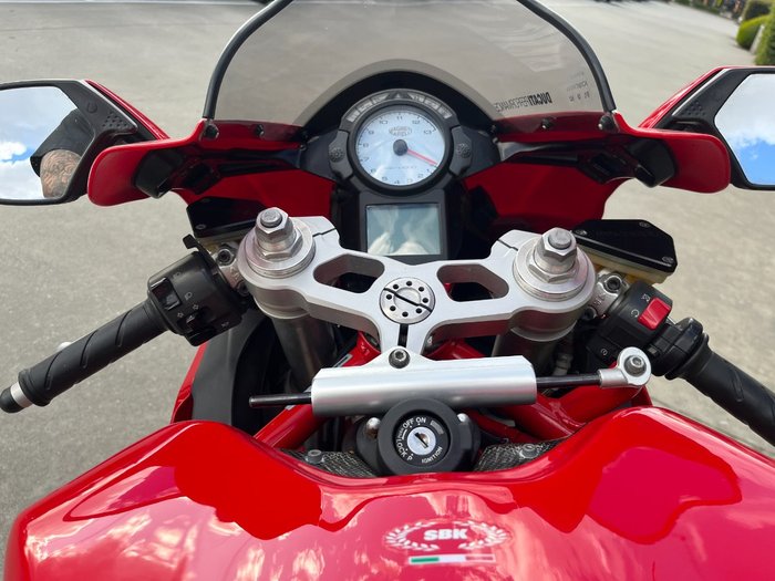 2004 DUCATI 999 Red