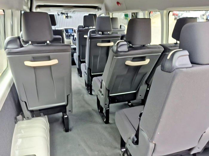 2022 Toyota Hiace Commuter