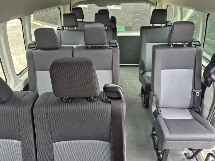 2022 Toyota Hiace Commuter
