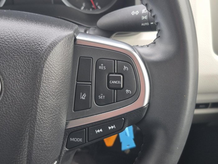 2022 Toyota Hiace Commuter GDH322R French Vanilla