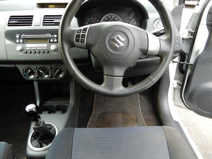 2008 Suzuki Swift GLX RS415 Pearl White