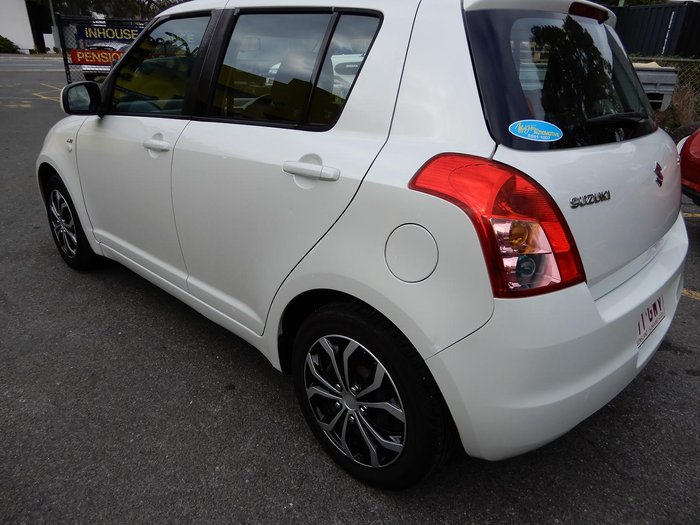 2008 Suzuki Swift GLX RS415 Pearl White