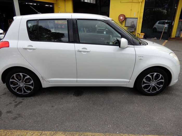 2008 Suzuki Swift GLX RS415 Pearl White
