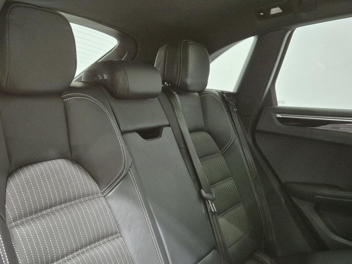 2022 Porsche Macan T 95B MY22 AWD Black