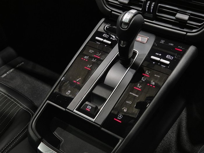 2022 Porsche Macan T 95B MY22 AWD Black