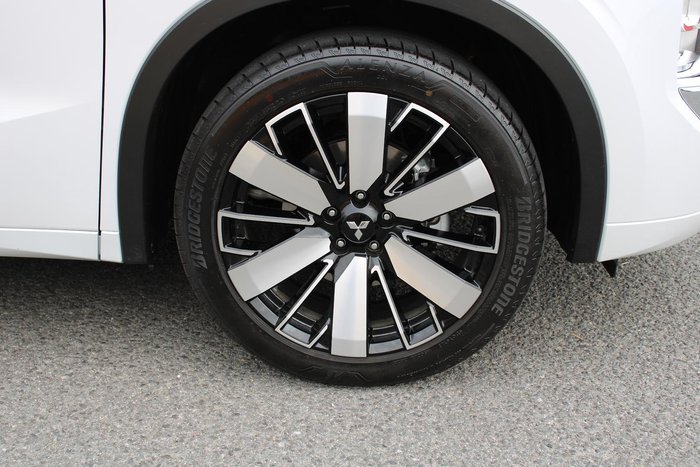 2025 Mitsubishi Outlander Exceed