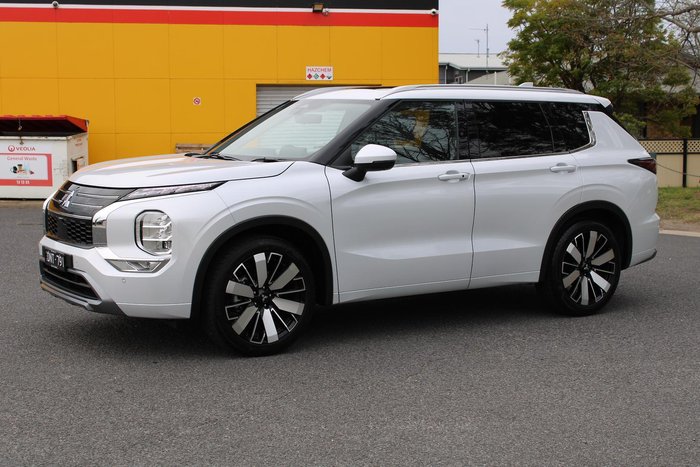 2025 Mitsubishi Outlander Exceed