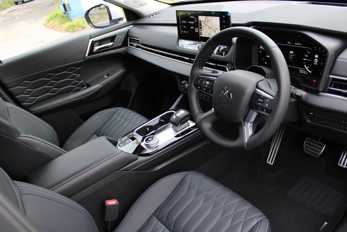 2025 Mitsubishi Outlander Exceed