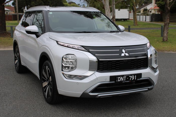 2025 Mitsubishi Outlander Exceed