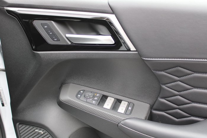 2025 Mitsubishi Outlander Exceed