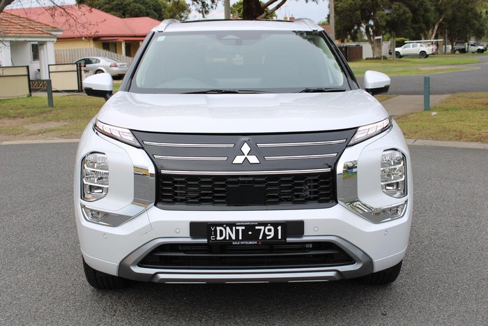 2025 Mitsubishi Outlander Exceed