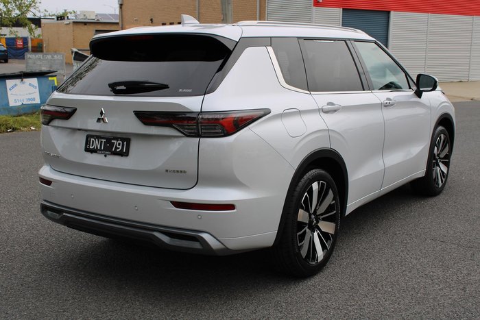 2025 Mitsubishi Outlander Exceed
