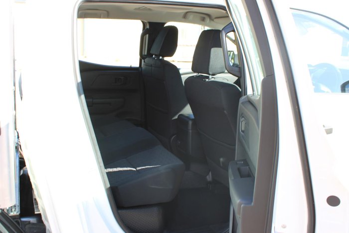 2025 Mitsubishi Triton GLX
