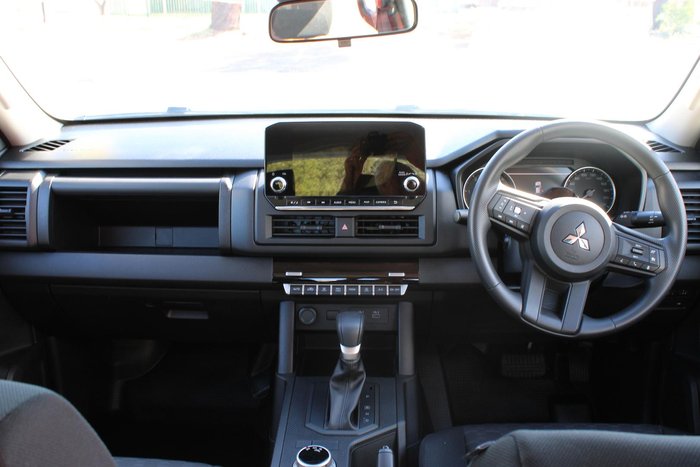 2025 Mitsubishi Triton GLX