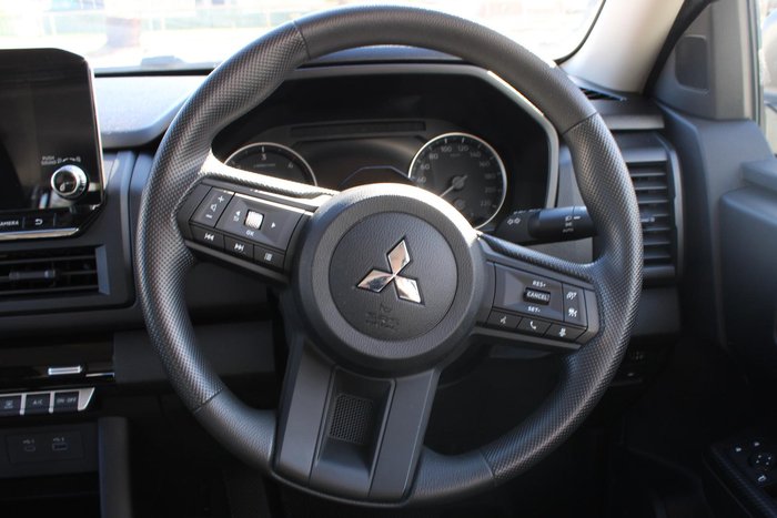 2025 Mitsubishi Triton GLX