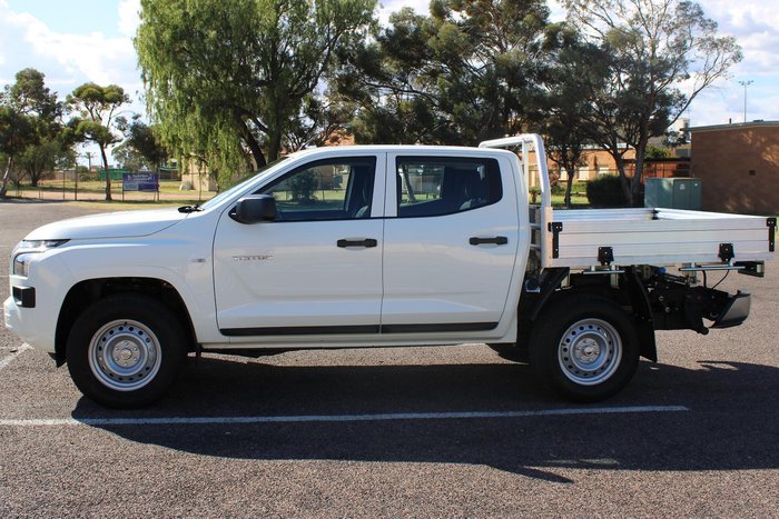 2025 Mitsubishi Triton GLX