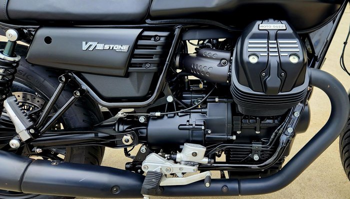 2017 Moto Guzzi V7 Stone Stone Black