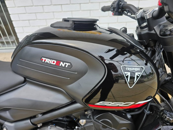 2025 Triumph TRIDENT 660 Black