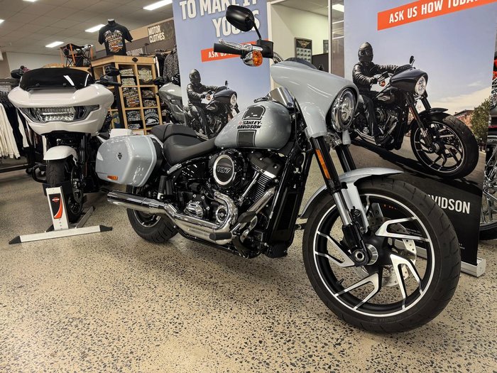 2023 Harley-Davidson Sport Glide 107 (FLSB) Softail Silver
