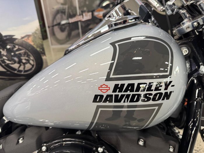 2023 Harley-Davidson Sport Glide 107 (FLSB) Softail Silver