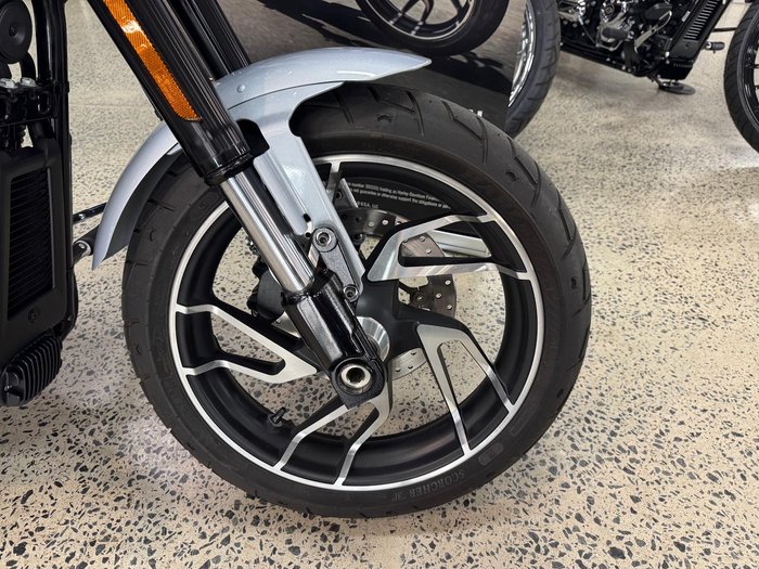 2023 Harley-Davidson Sport Glide 107 (FLSB) Softail Silver