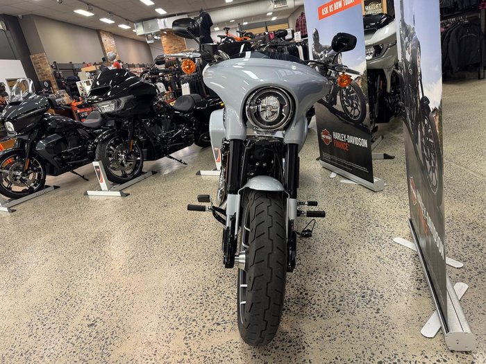 2023 Harley-Davidson Sport Glide 107 (FLSB) Softail Silver