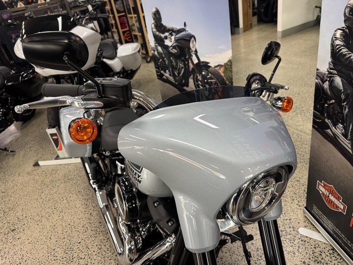 2023 Harley-Davidson Sport Glide 107 (FLSB) Softail Silver