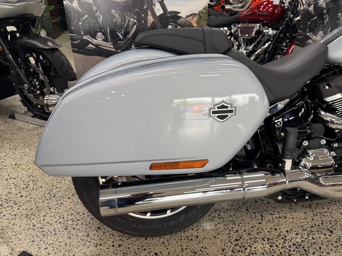 2023 Harley-Davidson Sport Glide 107 (FLSB) Softail Silver