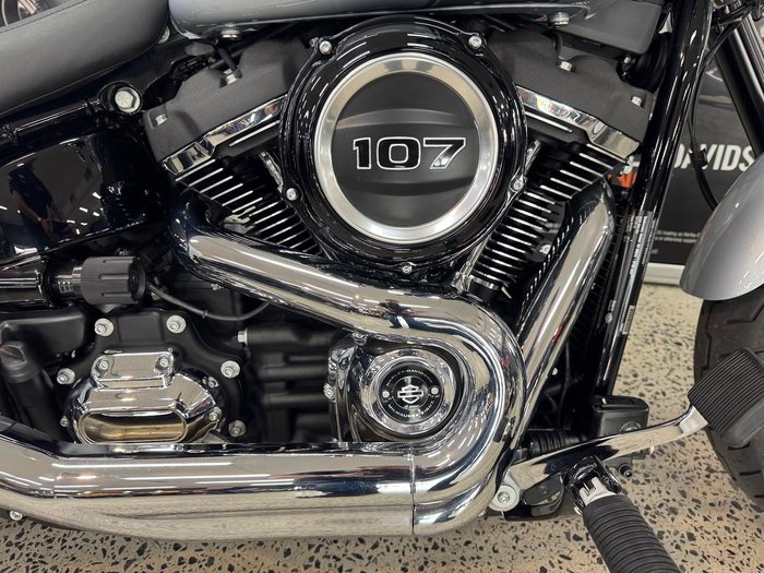 2023 Harley-Davidson Sport Glide 107 (FLSB) Softail Silver