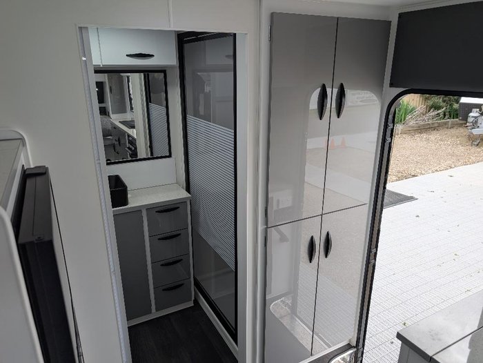 2025 Supreme Classic Tourer 20 Ft (6.1 M) - Stock Clearance Sale