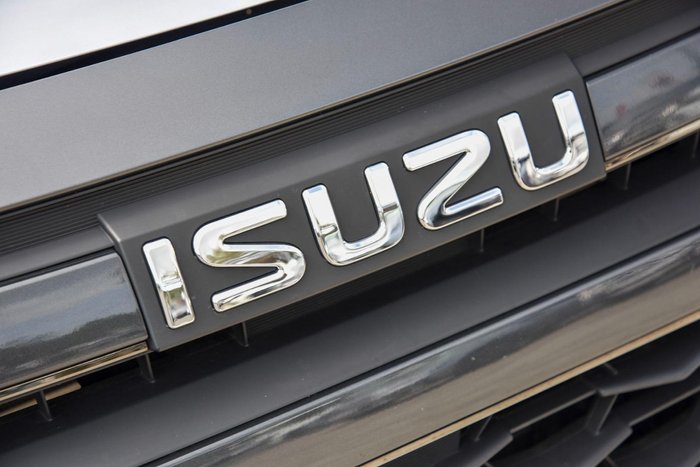 2024 Isuzu D-MAX X-TERRAIN MY24 4X4 Dual Range Mercury Silver
