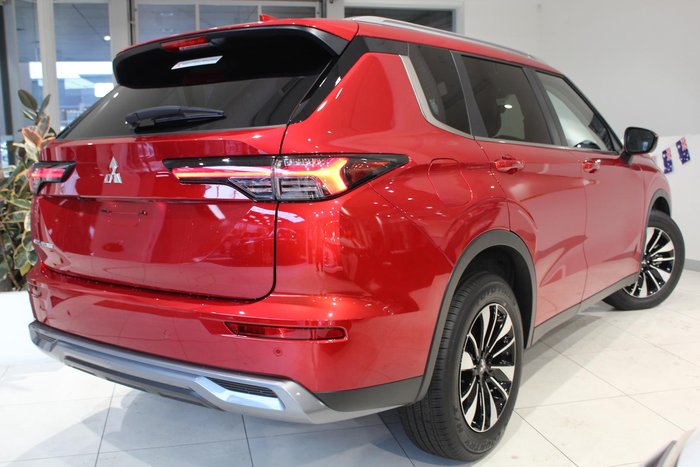 2025 Mitsubishi Outlander LS