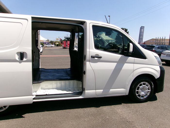 2020 Toyota Hiace Hiace Van LWB 2.8L T Diesel Automatic 9617530 001