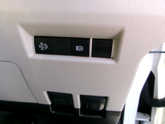 2020 Toyota Hiace Hiace Van LWB 2.8L T Diesel Automatic 9617530 001