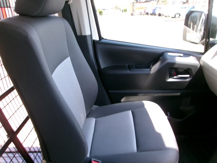 2020 Toyota Hiace Hiace Van LWB 2.8L T Diesel Automatic 9617530 001