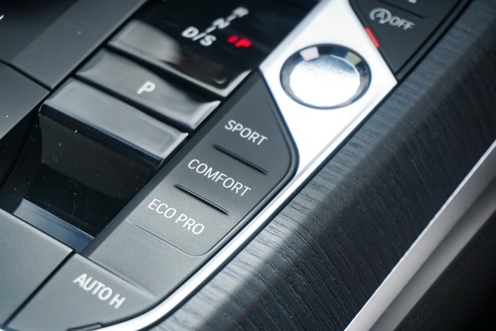 2025 BMW 3 Series M340i xDrive