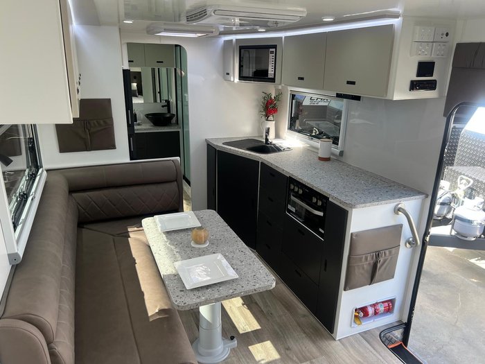 2025 Design RV Crx Semi Off Road Van 7-7, 21'8''